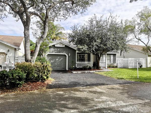 Rooster's Ridge, 14241 SW 146th Ter, Country Walk, Florida 33186, image 2