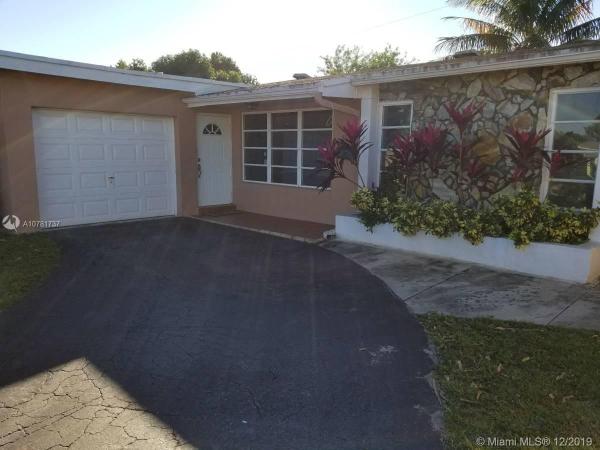 8642 Claridge Dr, Miramar, Florida 33025, image 2
