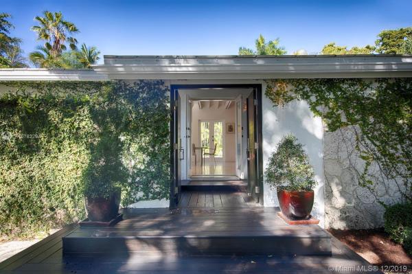 Coconut Grove Manor, 301 Manor Pl, Coral Gables, Florida 33133, image 2