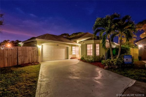 Saratoga Lakes, 129 E Saratoga Blvd, Royal Palm Beach, Florida 33411, image 2
