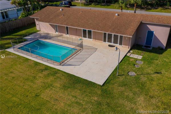 Ranchero Manors, 12455 SW 94th Ave, Kendall, Florida 33176, image 2