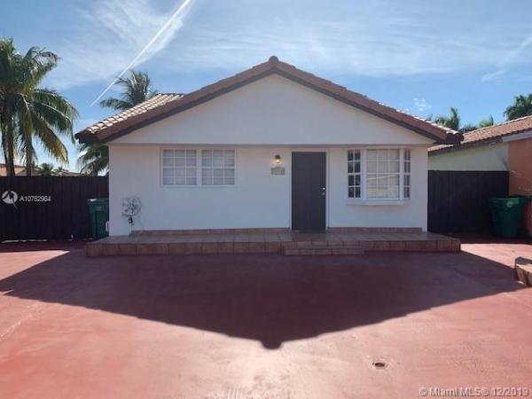 Biltmore Villas, 8980 NW 116th St, Hialeah Gardens, Florida 33018, image 2
