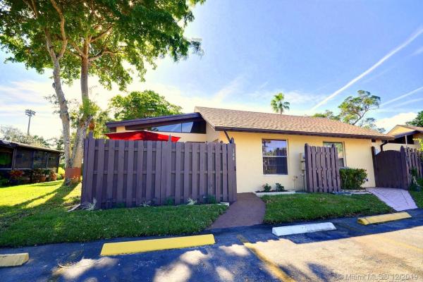 Villas At Carriage Hills, 144 Fox Rd #1-46, Hollywood, Florida 33024, image 2