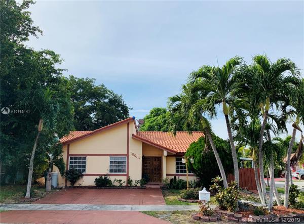 Munne Royal Homes, 10082 SW 143rd Ct, The Hammocks, Florida 33186, image 2