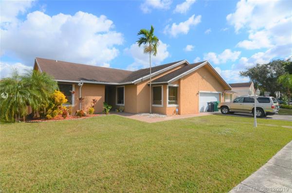 Calusa Club Estates, 9705 SW 132nd Ct, The Crossings, Florida 33186, image 2