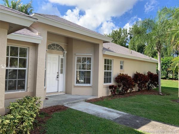 North Gate, 1915 SE 5th Ter, Homestead, Florida 33033, image 2
