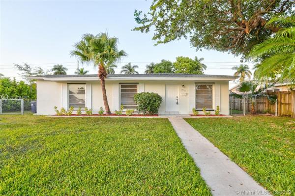 Bel Aire, 9375 SW 184th Ter, Cutler Bay, Florida 33157, image 2