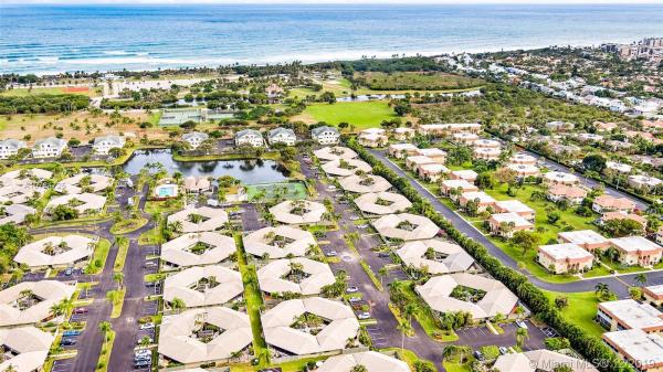 Bella Vista, 1127 E Seminole Ave #30B, Jupiter, Florida 33477, image 2