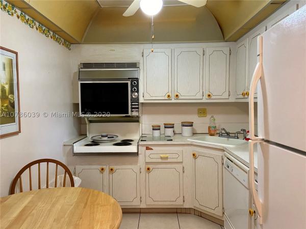 Bayview Towers South, 2100 Sans Souci Blvd #A409, North Miami, Florida 33181, image 2