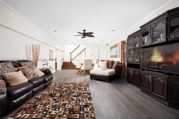 Coral Point, 2400 NE 19th Ave, Wilton Manors, Florida 33305, image 1