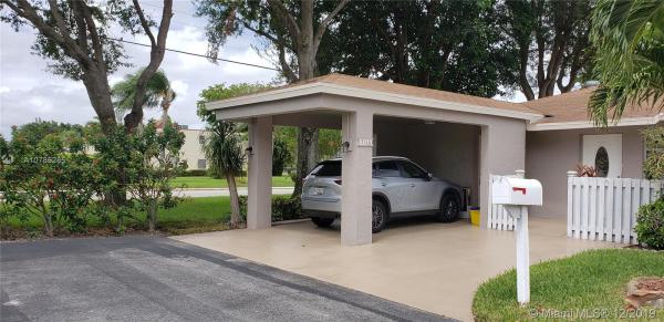 Camelot Village, 6811 Moonlit Dr, Delray Beach, Florida 33446, image 2