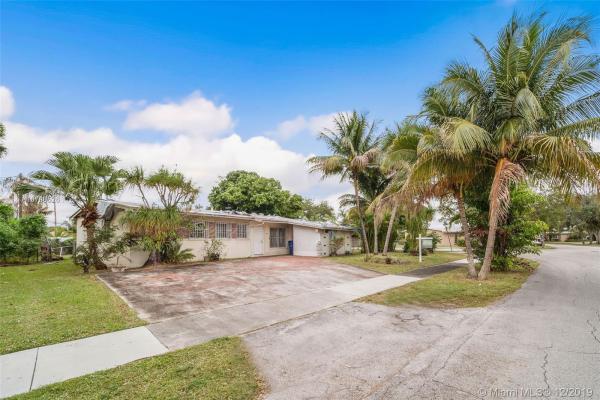 Heftler Homes Sunset Park, 9760 SW 85th Ter, Kendall, Florida 33173, image 2