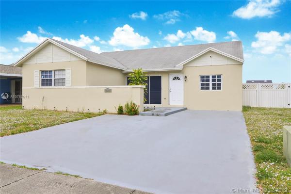 Leslie Patio Homes, 3347 NW 204th Ter, Miami Gardens, Florida 33056, image 2