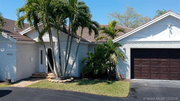 Country Club Of Miami Estates, 19440 W Saint Andrews Dr, Country Club, Florida 33015, image 2