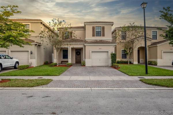 Champion Lakes, 19293 NE 8th Ct, Ives Estates, Florida 33179, image 2