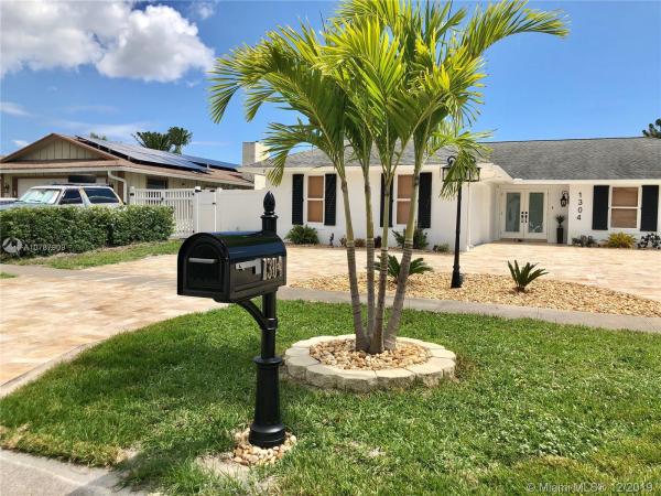 Woodcrest, 1304 W Westchester Dr W, West Palm Beach, Florida 33417, image 2
