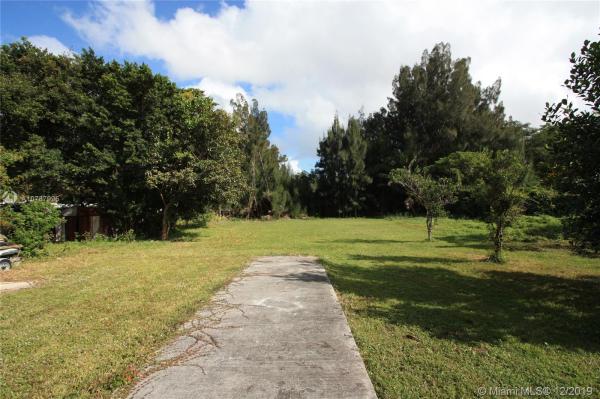 Claridge House, 15025 NE 8th Ave, Golden Glades, Florida 33161, image 2