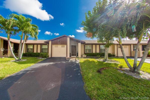 Viburnum At Las Verdes, 5348 Viburnum Cir, Delray Beach, Florida 33484, image 2