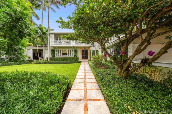 Sunset Islands, 2526 Lake Ave, Miami Beach, Florida 33140, image 2