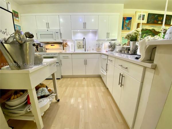 Latin Quarter Residential, 1475 SW 8th St #406, Miami, Florida 33135, image 1