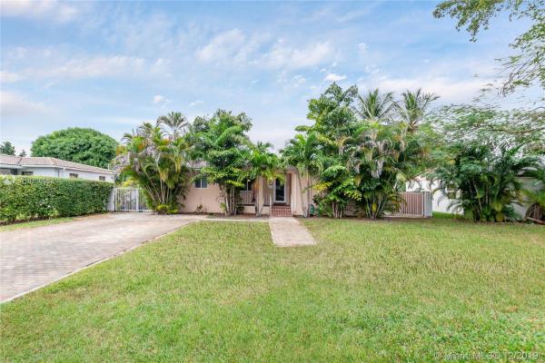 Kent Estates, 551 Falcon Ave, Miami Springs, Florida 33166, image 2