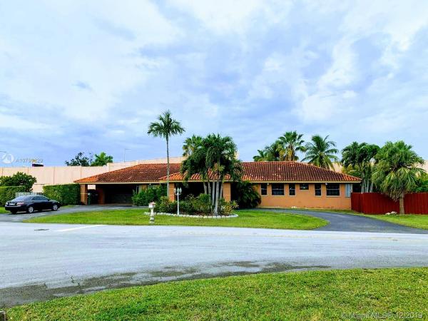 Montgomery Manors, 11980 SW 112th Ave Cir, Kendall, Florida 33176, image 2
