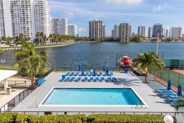 Commodore Plaza Tower, 2750 NE 183rd St #201, Aventura, Florida 33160, image 2