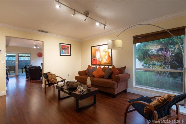 Devon Aire Villas, 12514 SW 119th Ter #12514, The Crossings, Florida 33186, image 2