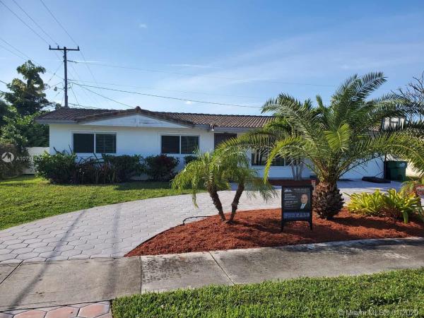 Heftler Homes, 5120 SW 102nd Ct, Westwood Lakes, Florida 33165, image 2