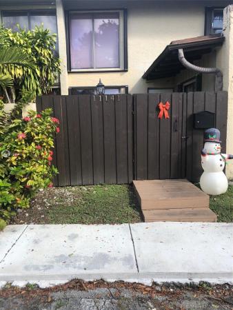 Snapper Creek Townhouses, 11141 SW 69th Ter, Kendall, Florida 33173, image 2