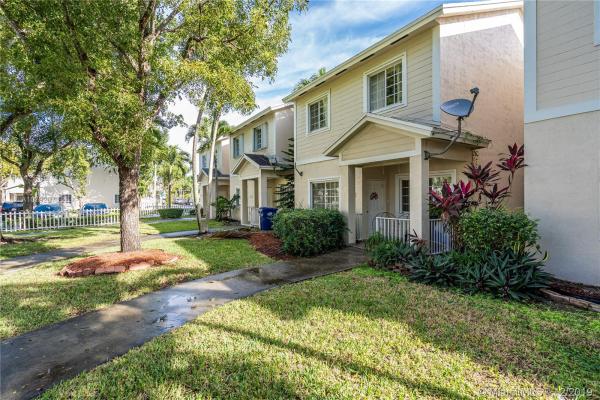 Villas Of Deerwood, 12236 SW 148th Ter 0, Three Lakes, Florida 33186, image 2
