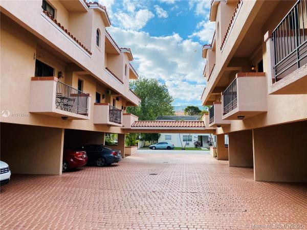Villas De Majorca, 231 Majorca Ave #H, Coral Gables, Florida 33134, image 2