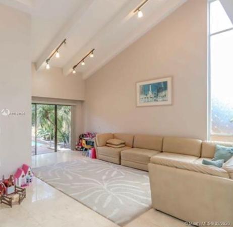 California Club Homes, 20424 NE 10th Ct, Ives Estates, Florida 33179, image 2