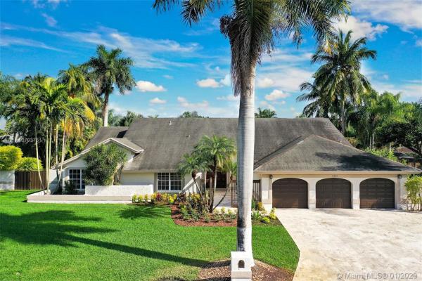 Parintis, 14225 SW 103rd Ave, Kendall, Florida 33176, image 2