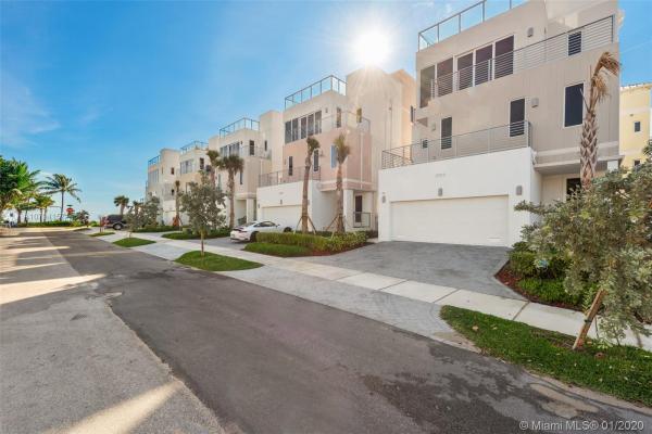 Hollywood Central Beach, 308 Elm St, Hollywood, Florida 33019, image 2