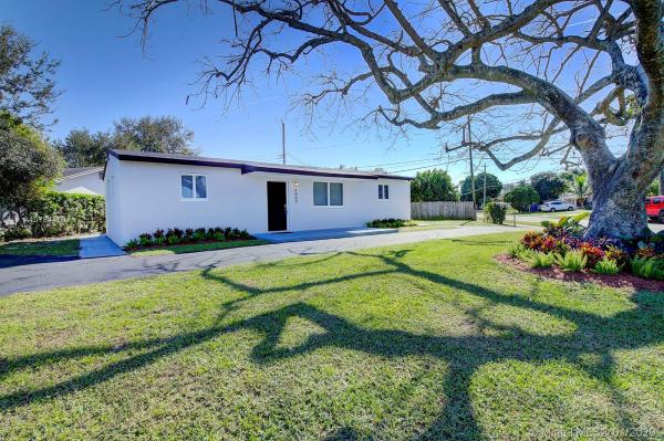 Heritage Lake Estates, 6660 Franklin St, Hollywood, Florida 33024, image 2