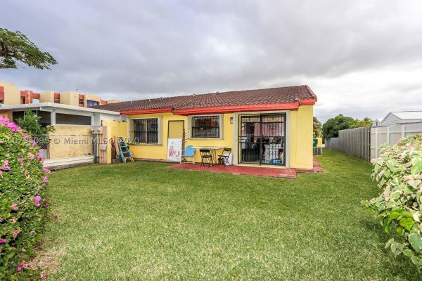 Homes Of Versailles, 9583 SW 1st St, Fountainebleau, Florida 33174, image 3