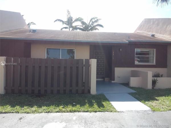 Devon Aire Villas, 12310 SW 119th Ln, The Crossings, Florida 33186, image 2