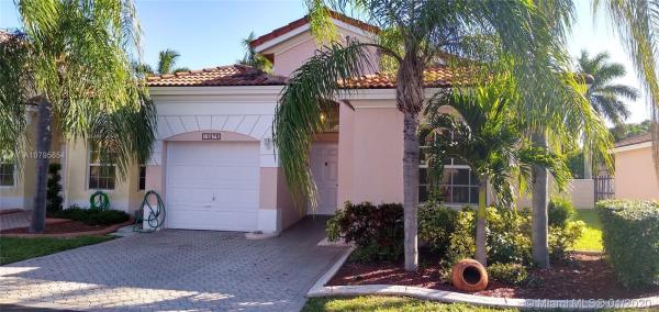 Lennar Townhomes At Forest Lakes, 10273 SW 162nd Ct, The Hammocks, Florida 33196, image 2