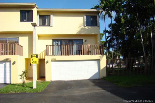 Suncrest Townhouses, 8750 SW 154th Cir Pl #4O, Kendall West, Florida 33193, image 2