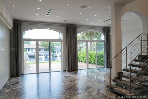 The Courtyards At The Point, 3731 NE 214th St #28, Aventura, Florida 33180, image 2