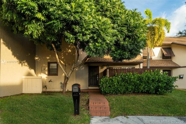 Briar Bay Townhouse Estates, 9220 SW 136th St Cir, Kendall, Florida 33176, image 2