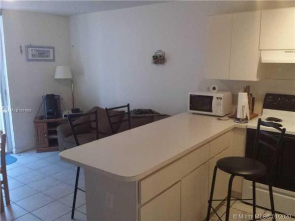 16018 SW 86th Ln, Unincorporated Dade County, Florida 33193, image 2