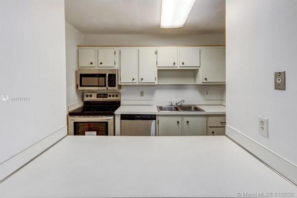 Sandalwood, 854 NW 87th Ave #209, Fountainebleau, Florida 33172, image 2