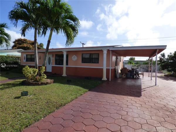 Scott Lake Manor, 1320 NW 179th Ter, Miami Gardens, Florida 33169, image 2