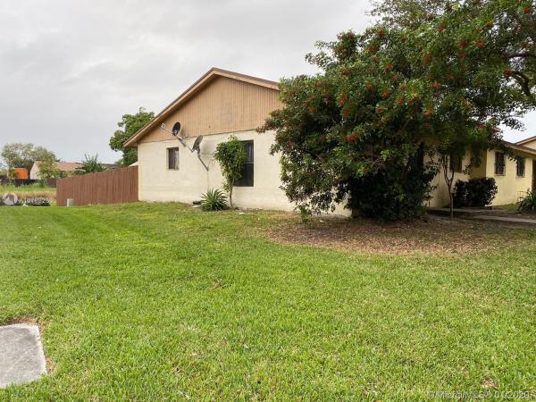 Waterside Townhomes, 28130 SW 141st Pl #28130, Leisure City, Florida 33033, image 2
