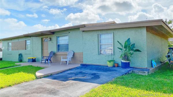 21st Century Homes, 15570 SW 308th St, Leisure City, Florida 33033, image 2
