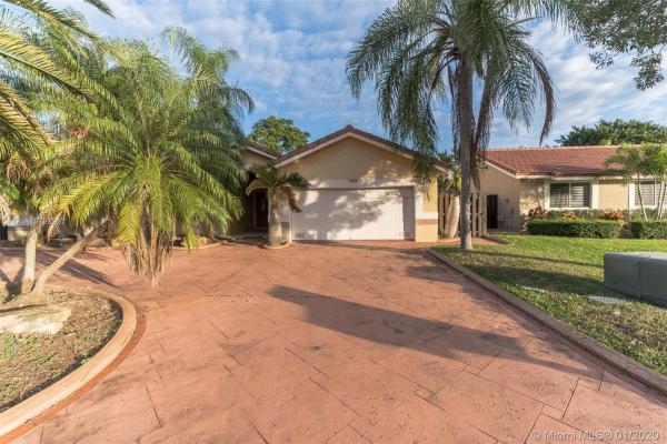 Lakes Of The Meadow, 15563 SW 55th Ter, Kendall West, Florida 33185, image 2