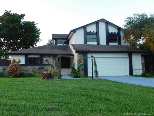 Patio Homes At Lakes Of The Meadow, 14819 SW 45th Ln, Kendall West, Florida 33185, image 2