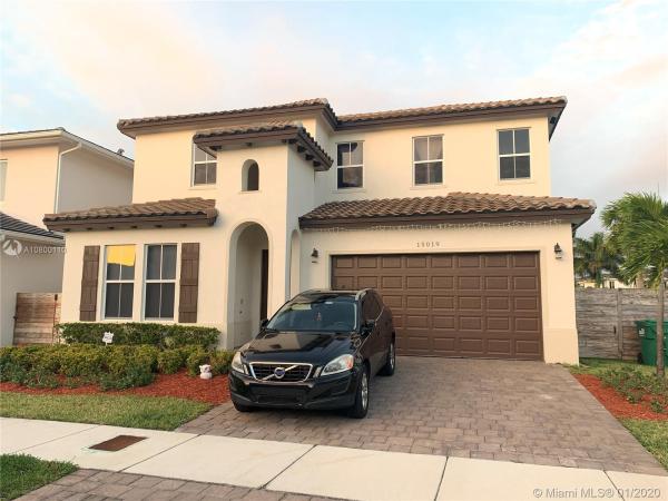Venetian Parc, 15019 SW 176th Ter, Richmond West, Florida 33187, image 2